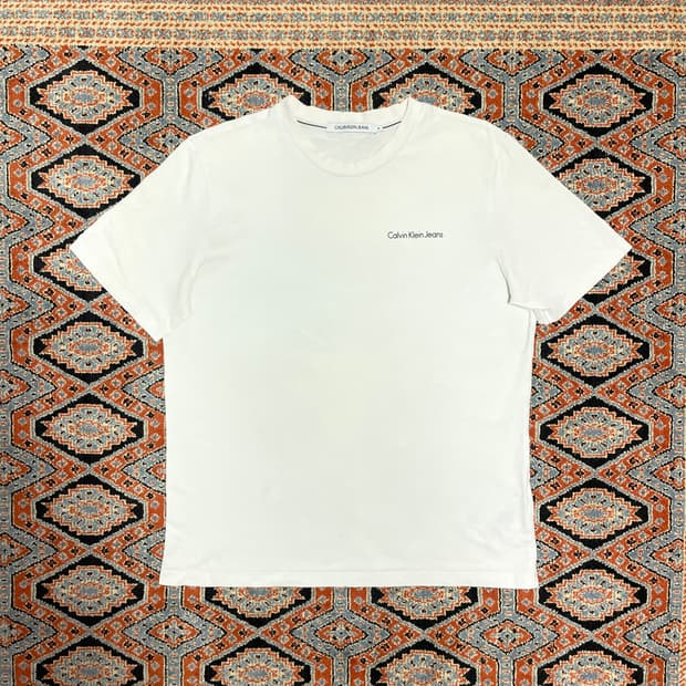 캘빈클라인 스몰로고 화이트 말랑면 반팔티셔츠 남성M