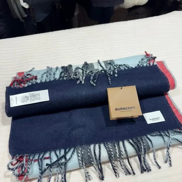 버버리 캐시미어 스카프 페일 블루