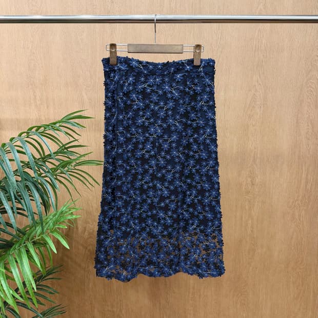 안나수이 미디 스커트 플라워 자수 레이스 레이어드 디테일 슬림핏 블루