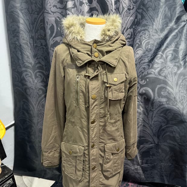 스트링 버클넥 퍼 후드 롱 야상