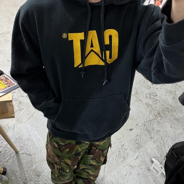 90-00s Caterpillar faded hoodie