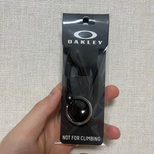 오클리 아이콘 카라비너 키링 블랙