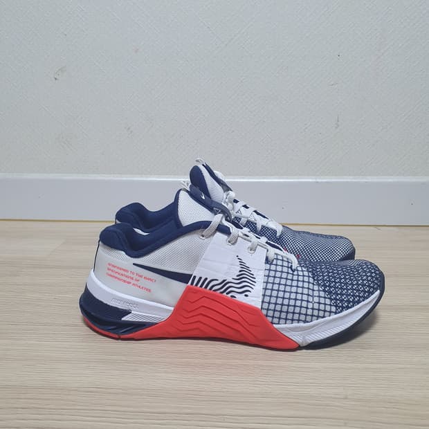 나이키 메트콘8 트레이닝화 275