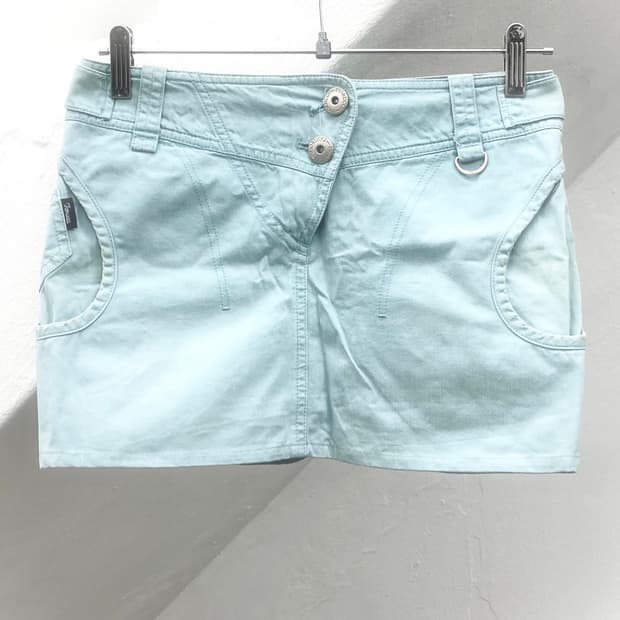 low-rise short skirt