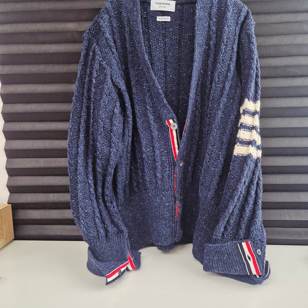 톰브라운 케이블 니트 가디건 (새상품급) 사이즈 4 네이비