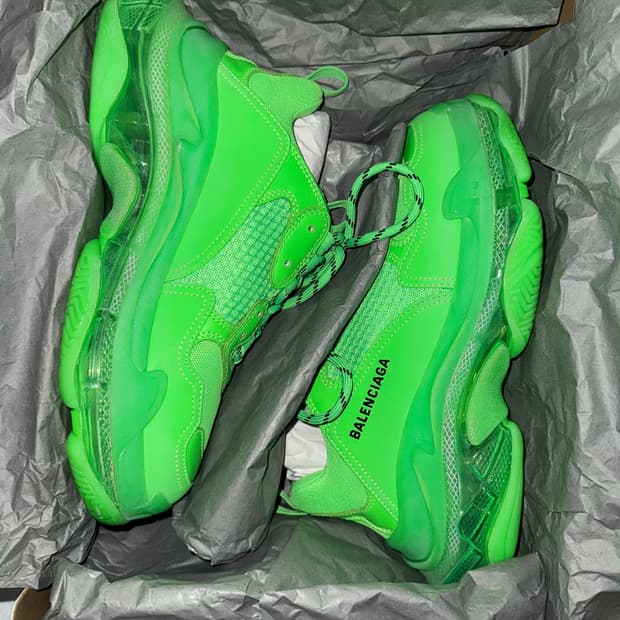 Balenciaga triple s neon fluo green