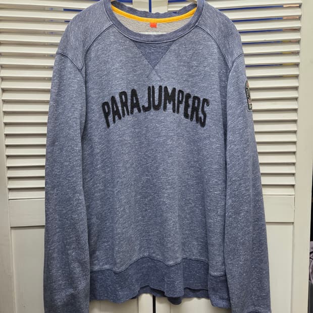 파라점퍼스 패치로고 맨투맨