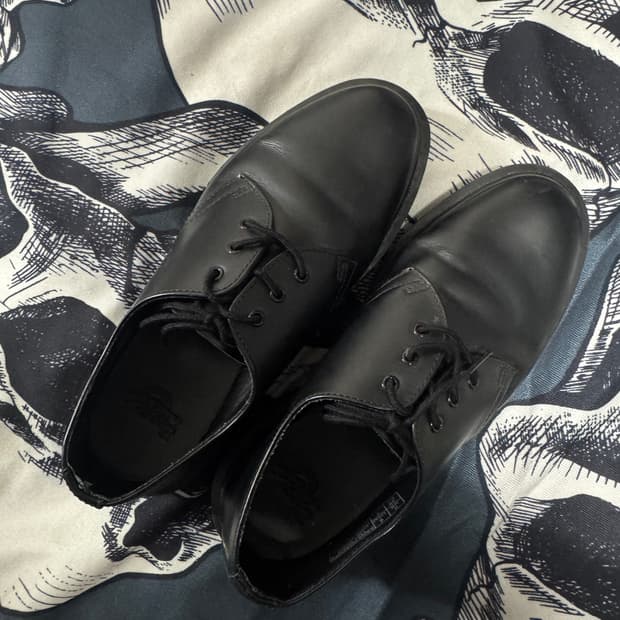 닥터마틴 1461 모노 3홀 240-45사이즈 (EU38)