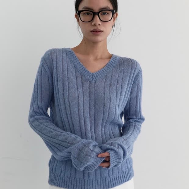 마조네(MA JOURNEE) 시어 브이넥 니트