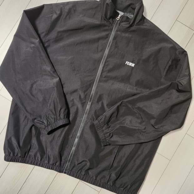 새상품급)FCMM 바람막이 사이즈110(xxl)

여러 중고사이트에도 같