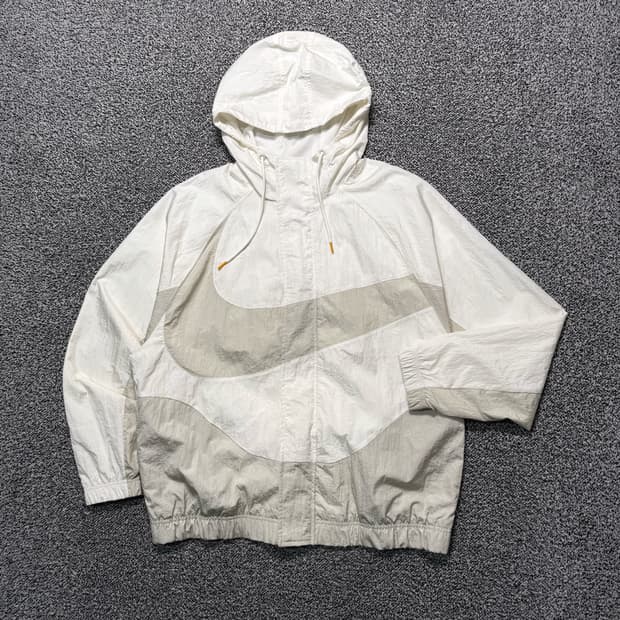 Name : 나이키 빅스우시 신형 오버핏 바람막이 :)