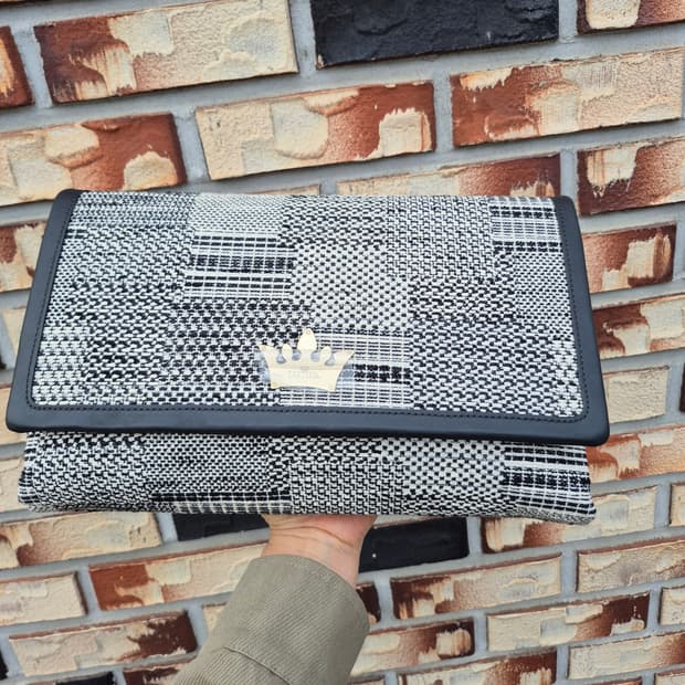 제이에스티나 클러치백 