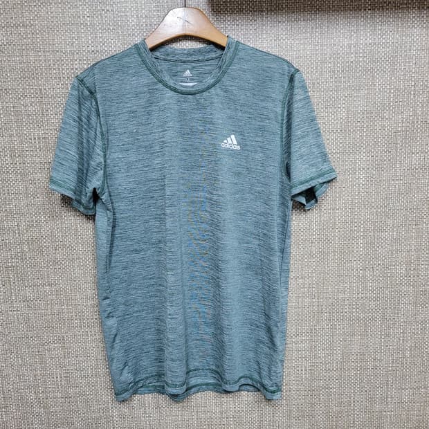 M사이즈 아디다스 기능성 반팔 헬스 런닝 운동