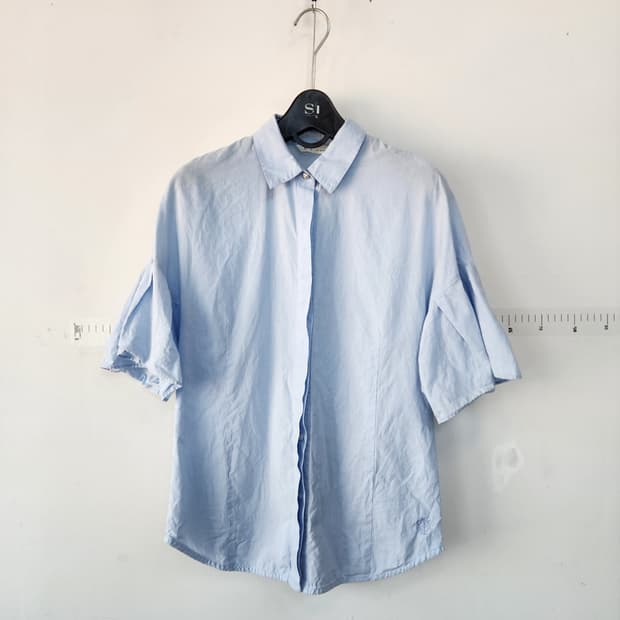 잇미샤 하늘색 반팔 셔츠