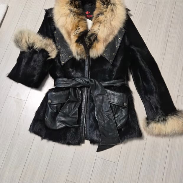 택달린  새상품 에크랑(Ecran) 고급 모피 제품