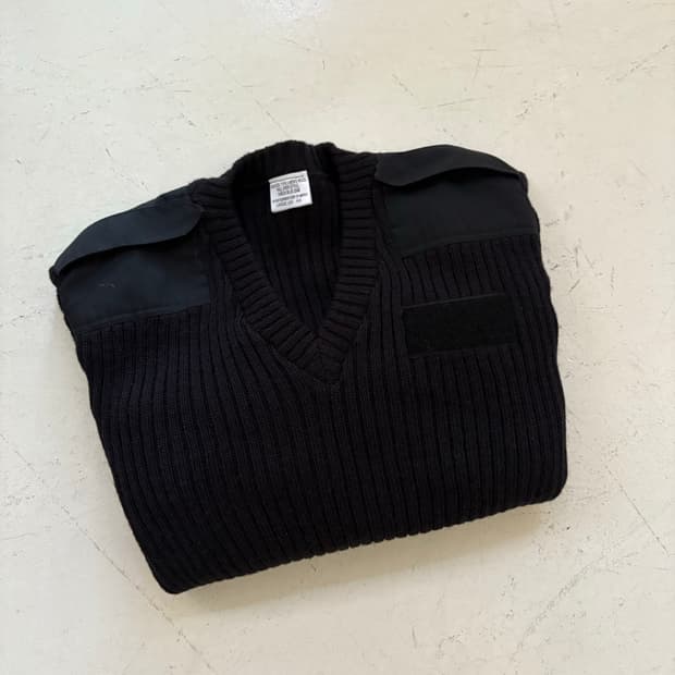 80-90's US NAVY Wool V-Neck Sweater.