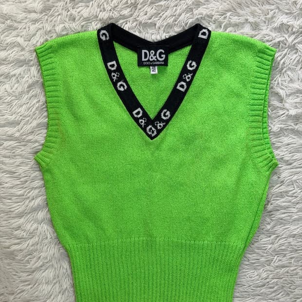 D&G 돌체앤가바나 빈티지 로고 브이넥 니트 베스트 (라이프 그린)