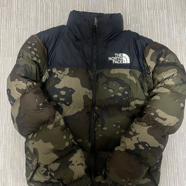 급처)노스페이스 카모 노벨티 눕시 패딩S 산산기어 베이프 미스치프스투시