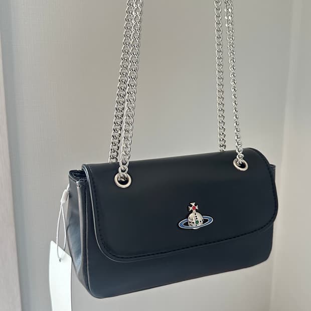 비비안웨스트우드 블랙 미니 체인