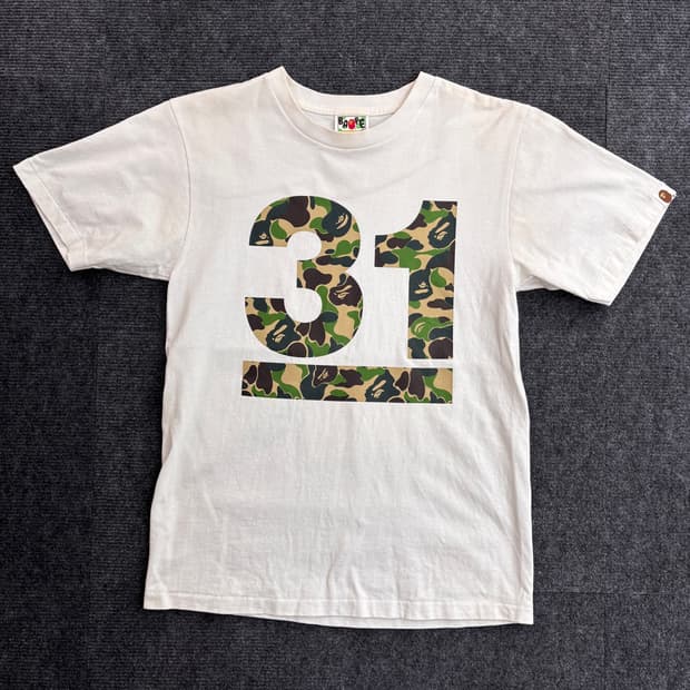 베이프 31주년 ABC 카모 반팔티 S