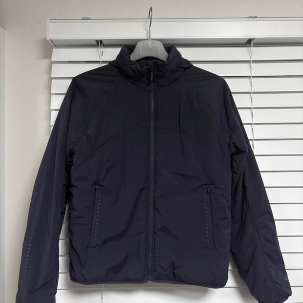 룰루레몬 인설레이티드 백 벤트 러닝 자켓