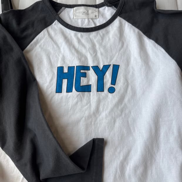 i am HEY! Graphic Raglan Tee / Korea Mad