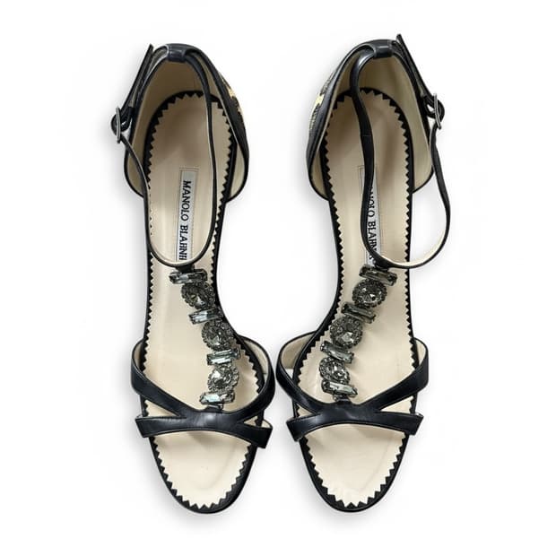 마놀로 블라닉 블랙 크리스탈 샌들 39