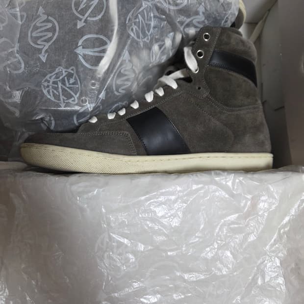 생로랑(Saint Laurent)의 클래식 SL/10H 하 이탑 스니커즈