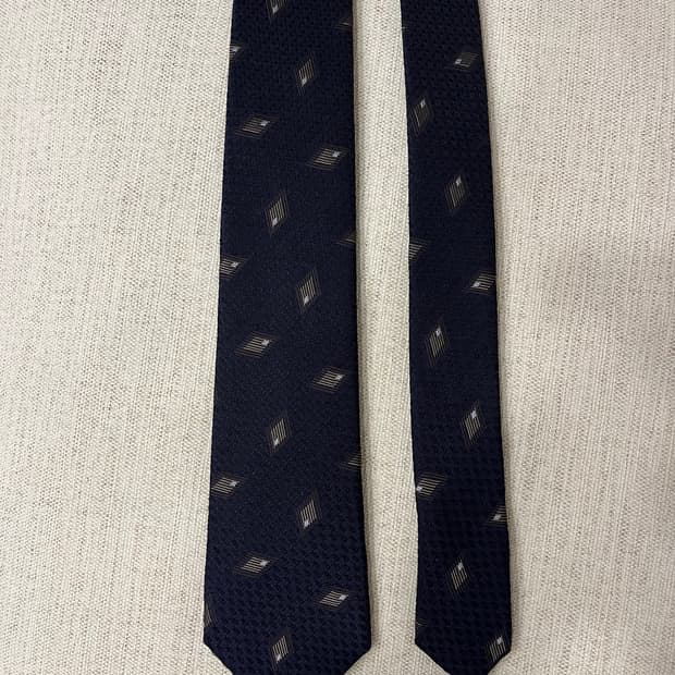 트루젠 패턴 넥타이