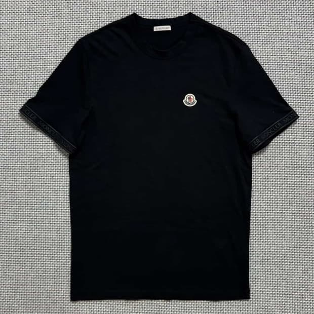 몽클레어 반팔 티셔츠