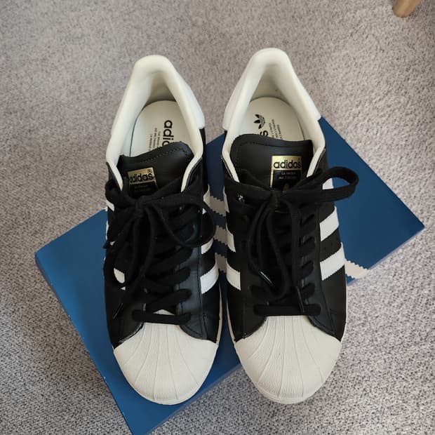 아디다스 슈퍼스타 82 FI 코어 블랙 265 사이즈