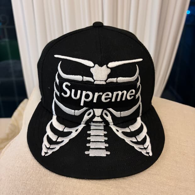 슈프림 본즈 박스로고 뉴에라 블랙 718