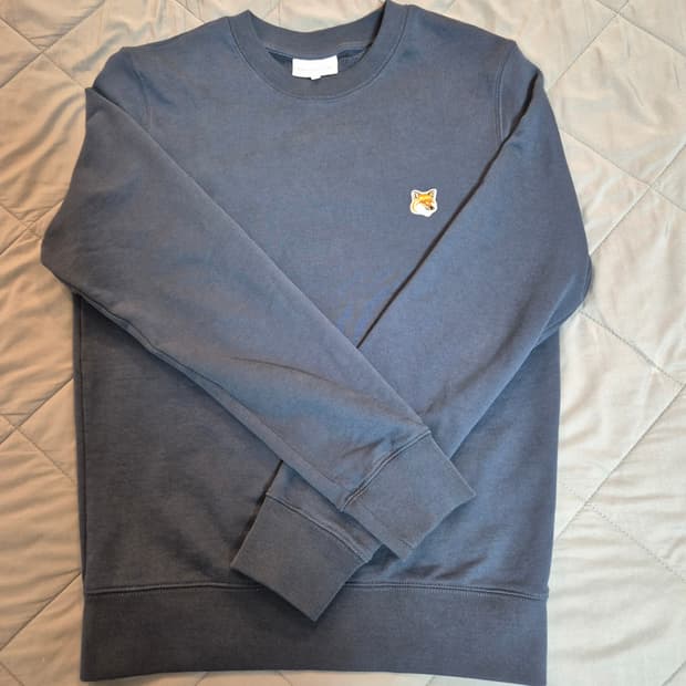 메종키츠네 맨투맨 네이비 정품 팝니다