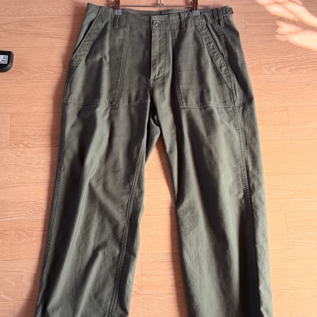 무신사스탠다드 퍼티그 팬츠 카키