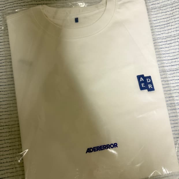 아더에러 시그니피컨트 티셔츠 01 오프 화이트