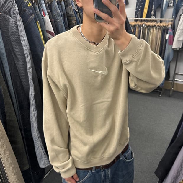 L) 나이키 90년대 스우시 브이넥 스웻 맨투맨