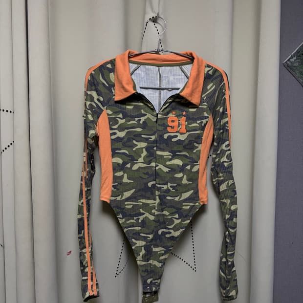 배드블러드 카모 바디수트