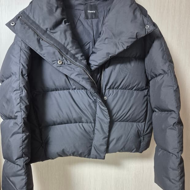 Theory  띠어리  오프셋 푸퍼 패딩 다운숏패딩 p