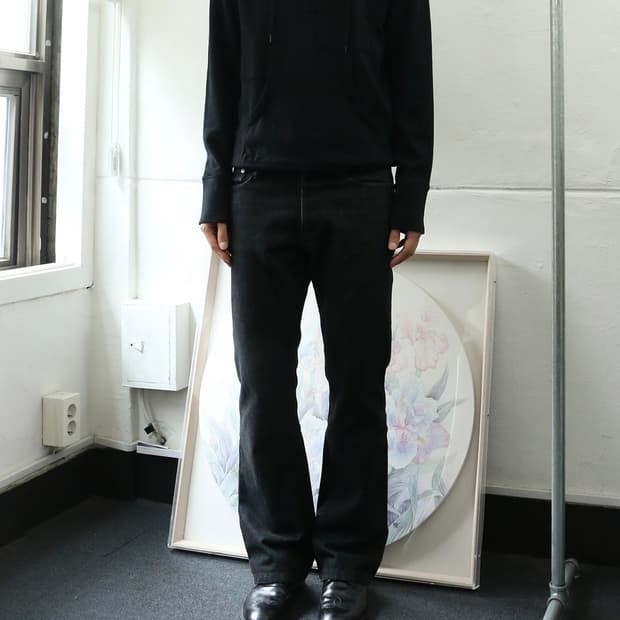 5351 Pour Les Hommes 부츠컷 블랙 진 