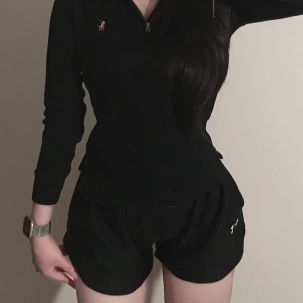 폴로 반집업 맨투맨