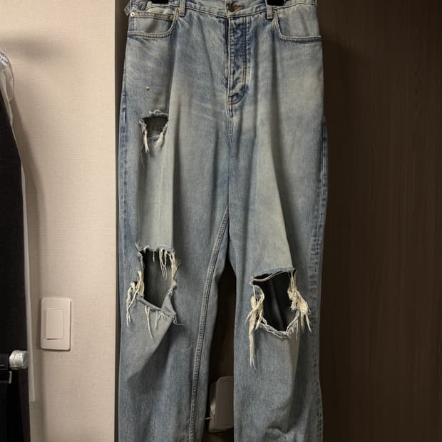 (S) 발렌시아가 디스트로이드 슈퍼 라지 배기 데님