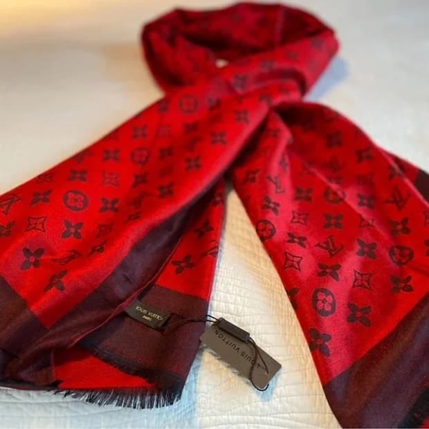 LOUIS VUITTON 루이비통 모노그램 레드&블랙 스카프