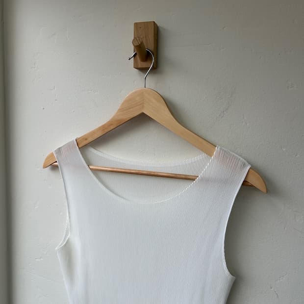 16480 - 플리츠 플리즈 미스트 슬리브리스