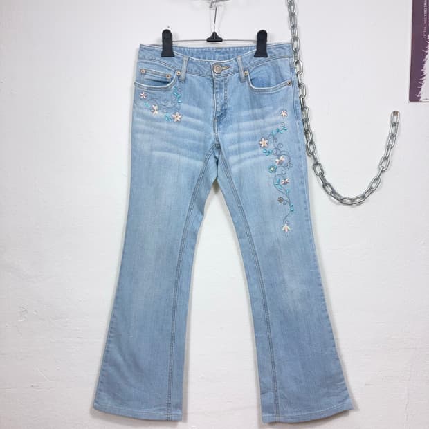 플라워 자수 부츠컷 팬츠