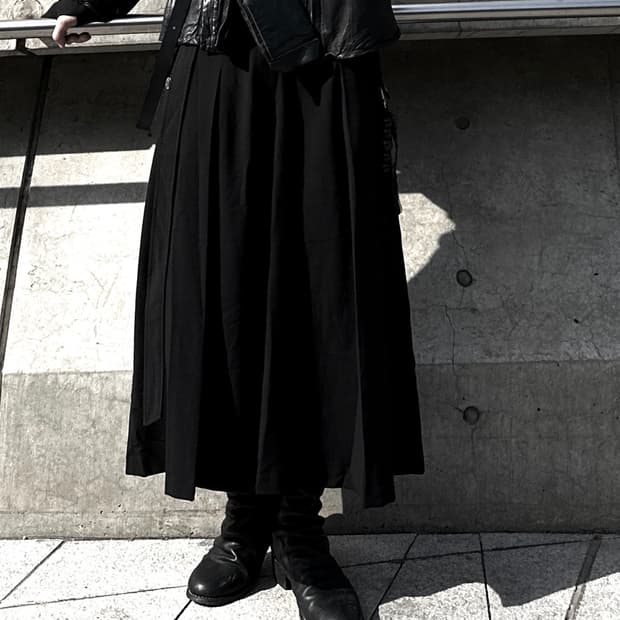 칼 라거펠트 플리츠 스커트팬츠