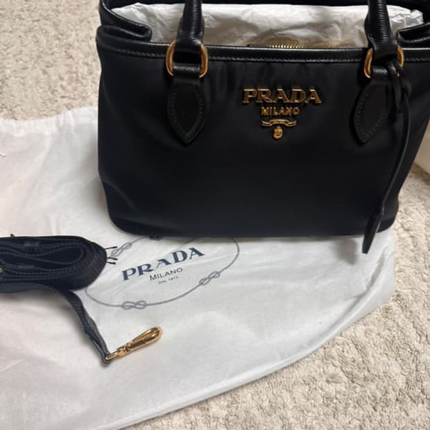 프라다 borsa a mano 토트백 새상품 팝니다