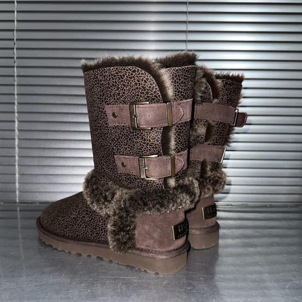 00s 어그 시어링 버클 부츠