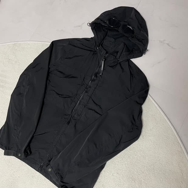 CP컴퍼니 크롬-R 고글 자켓 (블랙M)