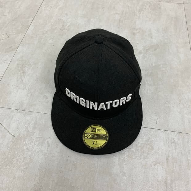 뉴에라 올 블랙 스냅백 