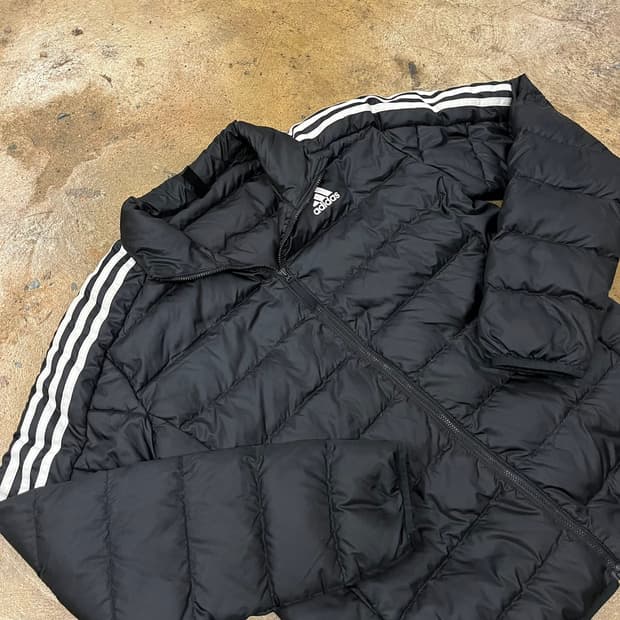 아디다스 블랙 얇 패딩 자켓